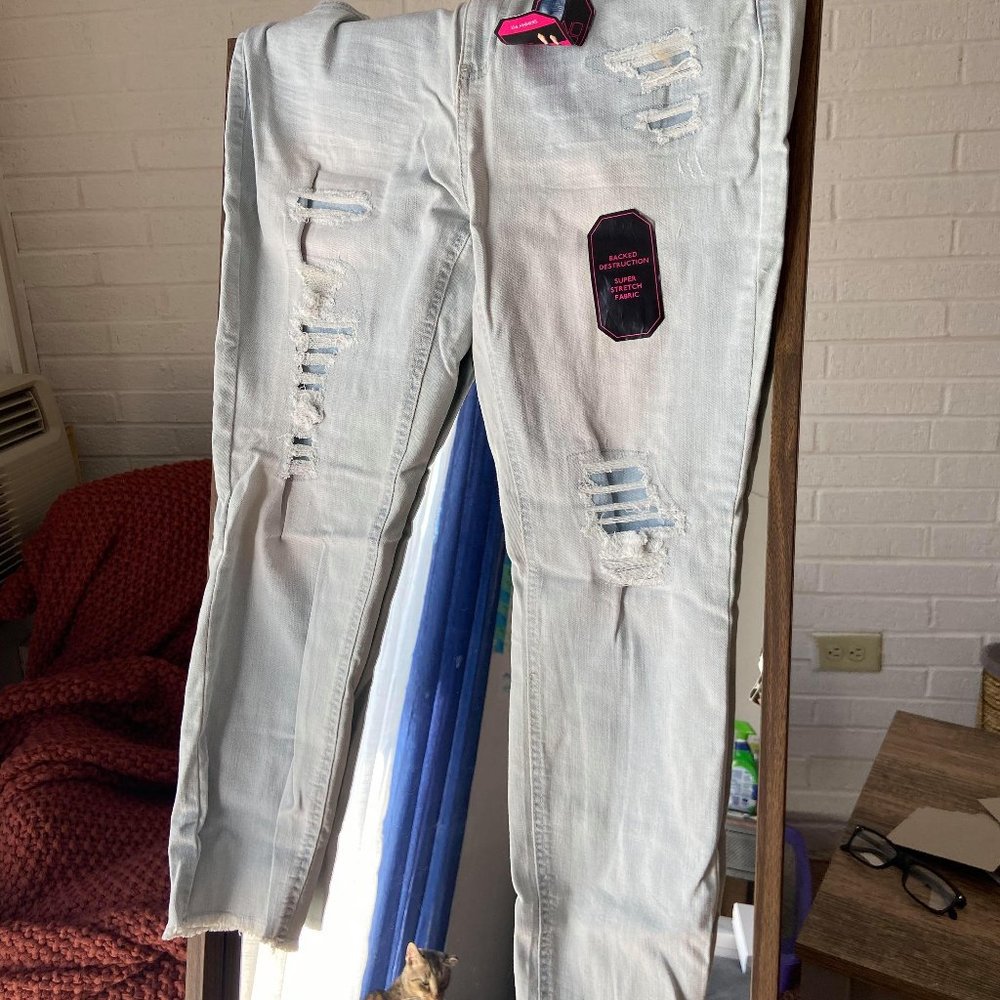 WHITEWASH RIPPED SKINNY JEANS